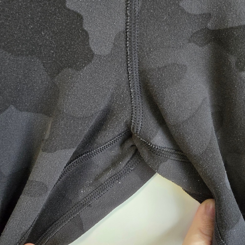Lululemon Align Scalloped Hem 21 High Rise Leggings Camo Deep Coal Multi Size 10 - Picture 6 of 11